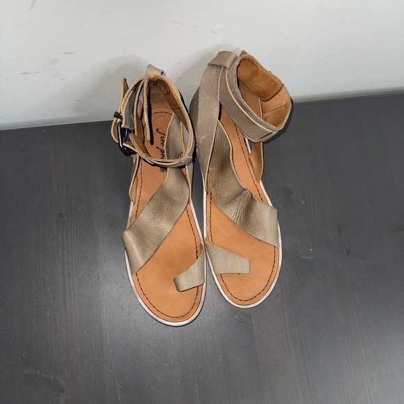 Free People Vale Boot Sandals. Not in original box. Good condition. - Picture 4 of 16